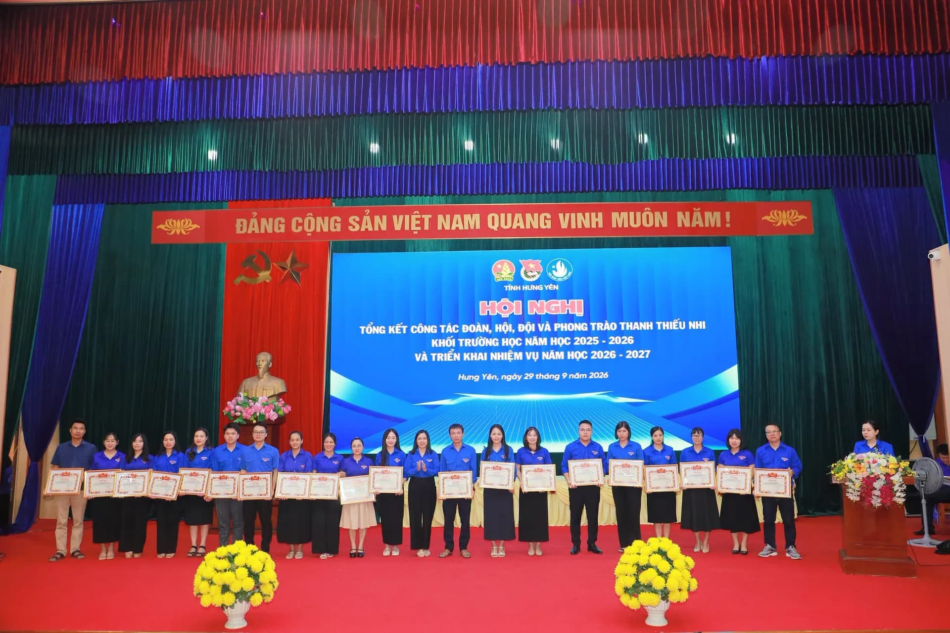 🎉 TUỔI TRẺ HYUTE ĐƯỢC VINH DANH TẠI HỘI NGHỊ TỔNG KẾT NĂM HỌC 2025 – 2026