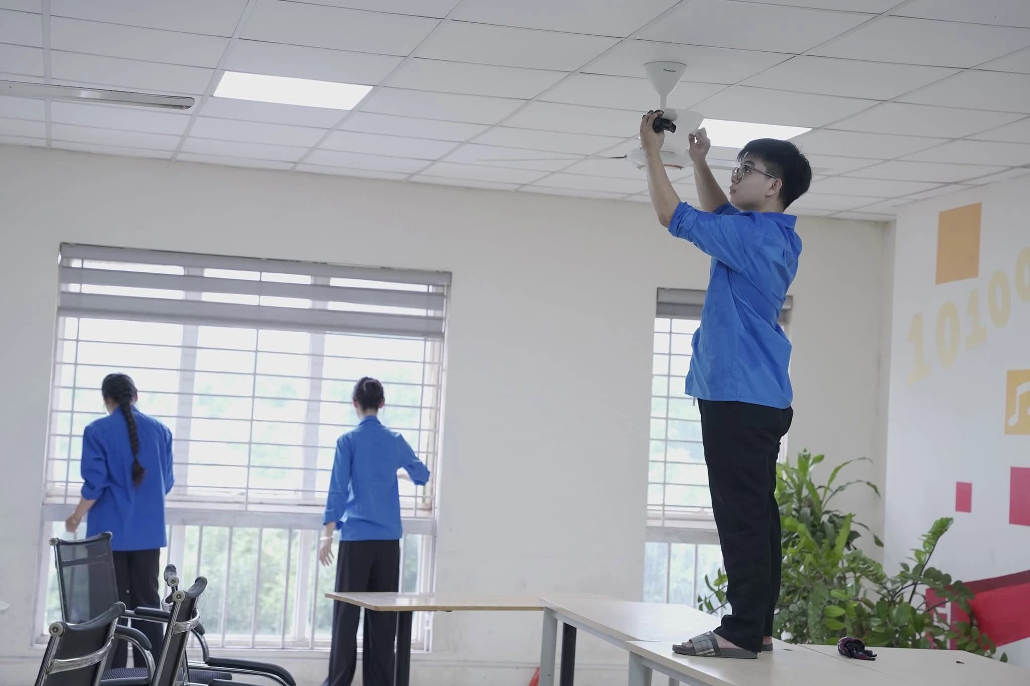 LIÊN CHI ĐOÀN CNTT RA QUÂN TÂN TRANG KHÔNG GIAN HỌC TẬP, CHÀO ĐÓN NĂM HỌC MỚI 🎓🌿 — ảnh 6