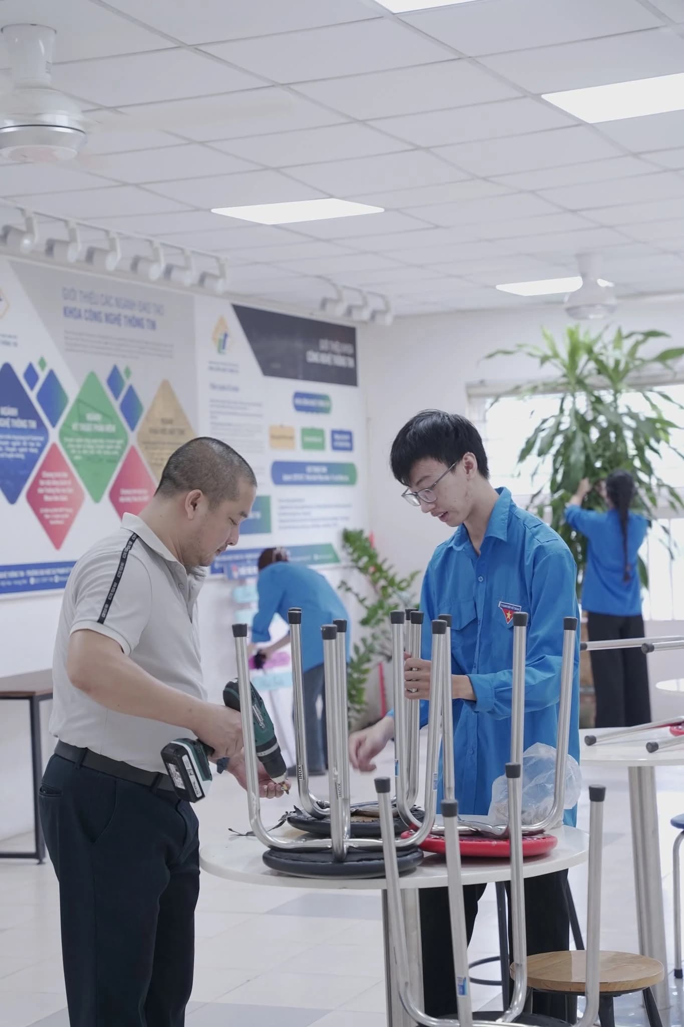 LIÊN CHI ĐOÀN CNTT RA QUÂN TÂN TRANG KHÔNG GIAN HỌC TẬP, CHÀO ĐÓN NĂM HỌC MỚI 🎓🌿 — ảnh 3