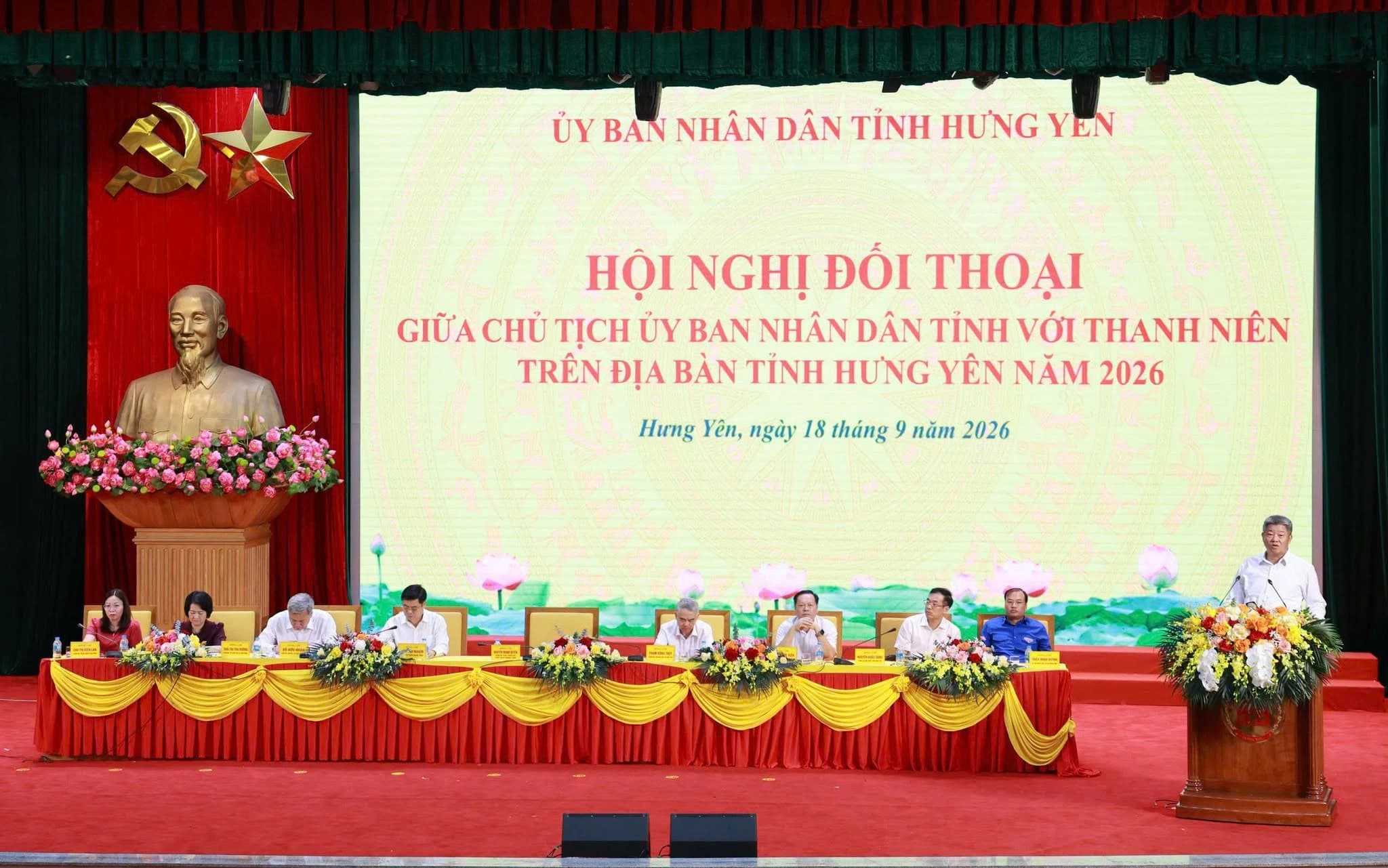 🔥 TUỔI TRẺ HYUTE GÓP TIẾNG NÓI TẠI DIỄN ĐÀN ĐỐI THOẠI VỚI CHỦ TỊCH UBND TỈNH HƯNG YÊN — ảnh 2